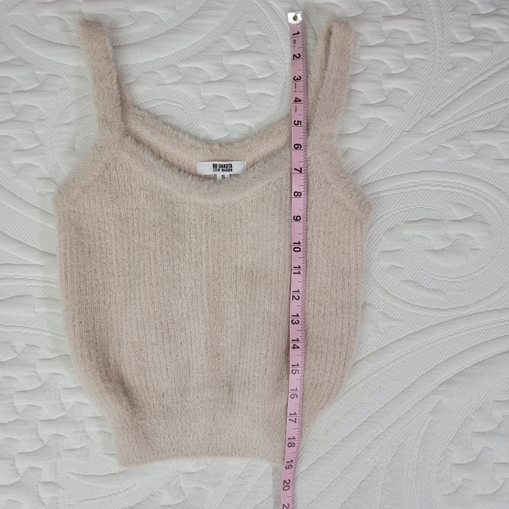 NWT BB Dakota Steve Madden Fuzzy Cozy Cropped Tank Top Beige Cream Size Small - Picture 10 of 10